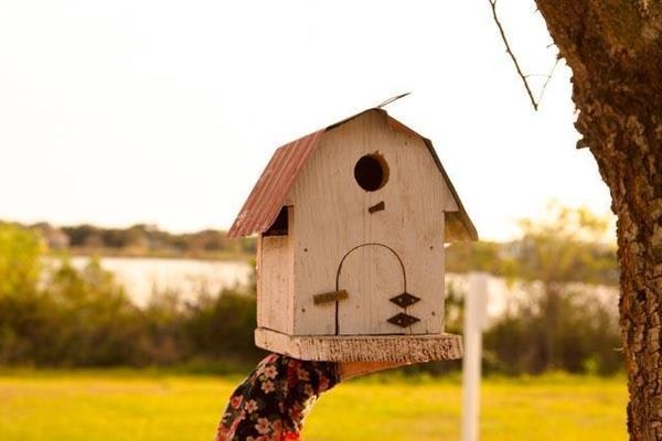 Amish Handcrafted Rustic Wood Barn-Style Birdhouse - Small