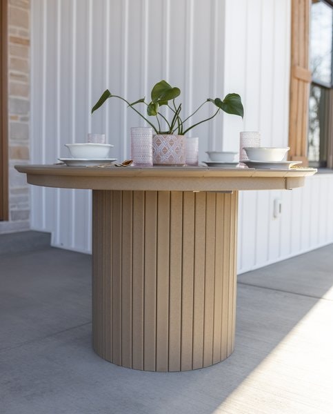 Amish Mid-Century Round Poly Table