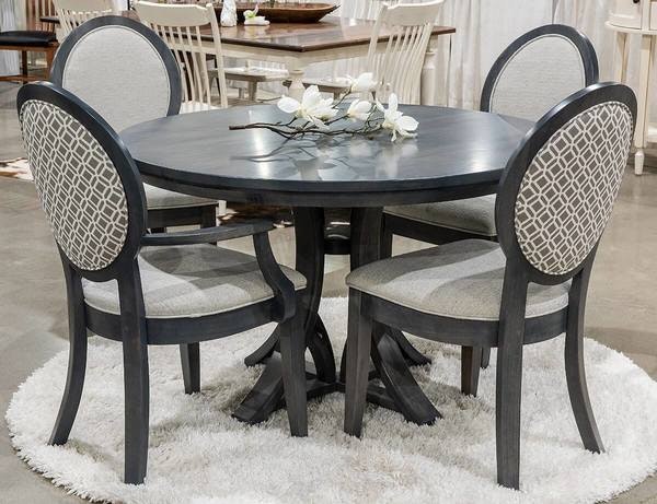 Amish Handcrafted 5-Piece Turtle Bay Single Pedestal Dining Set